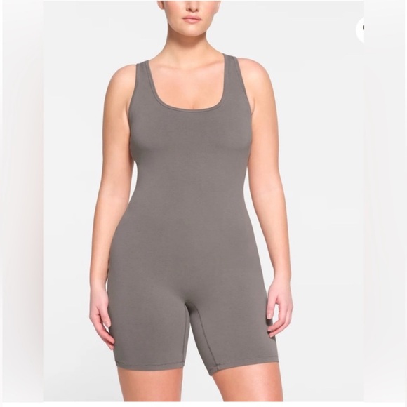 NWT SKIMS OUTDOOR MID THIGH ONESIE - Picture 1 of 7